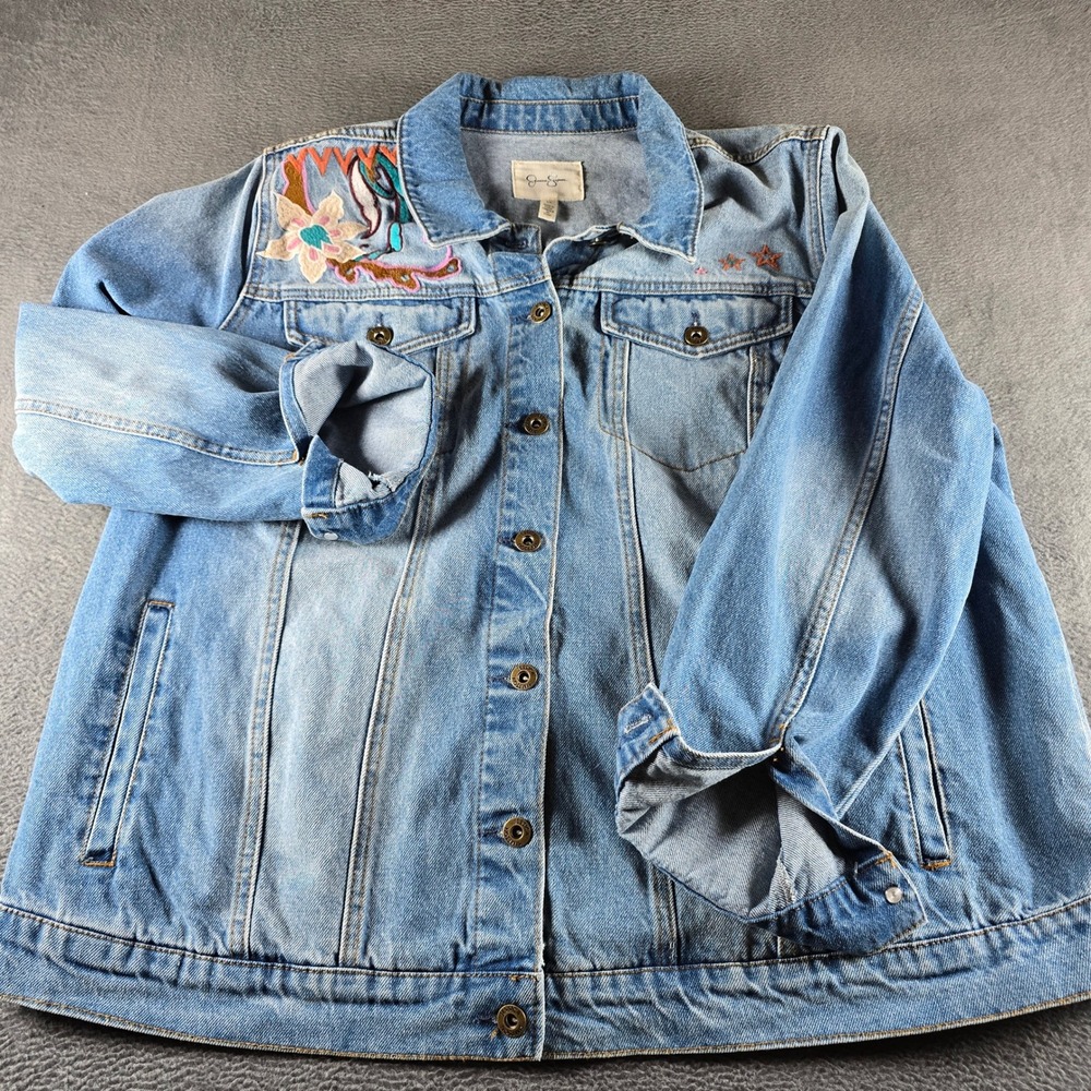 Jessica Simpson Womens 1X Embroidered Denim Trucker Jacket Light Wash Blue Star
